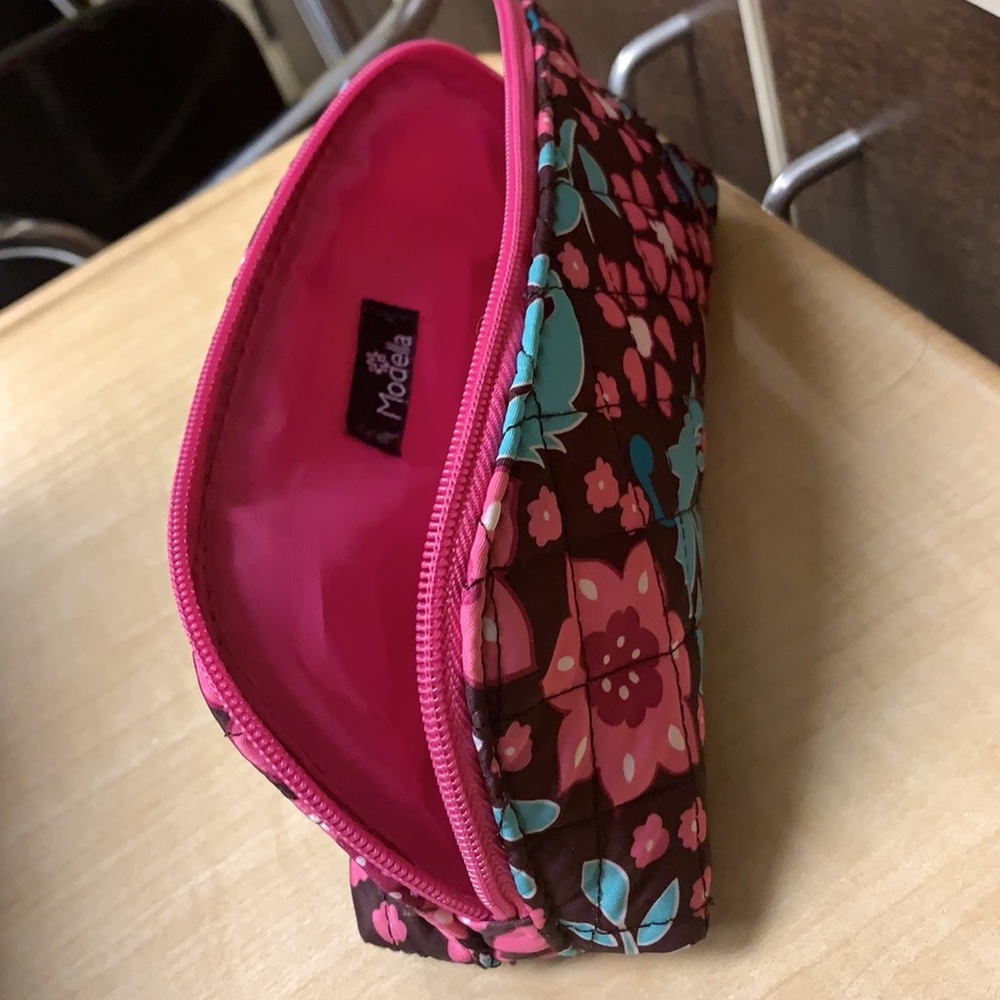 Pink pencil pouch - Picture 3 of 4